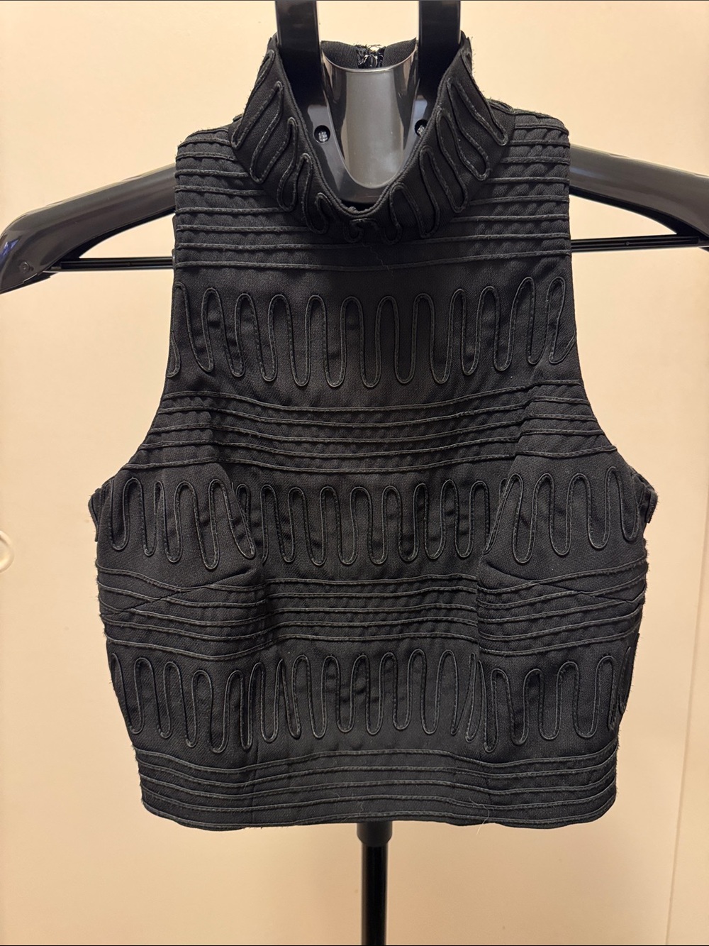Carmen Marc Valvo Black Mock Neck Textured Crop Top
